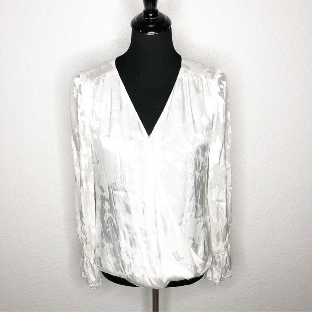 White House Black Market WHBM white floral burnout faux wrap top‎ size 6